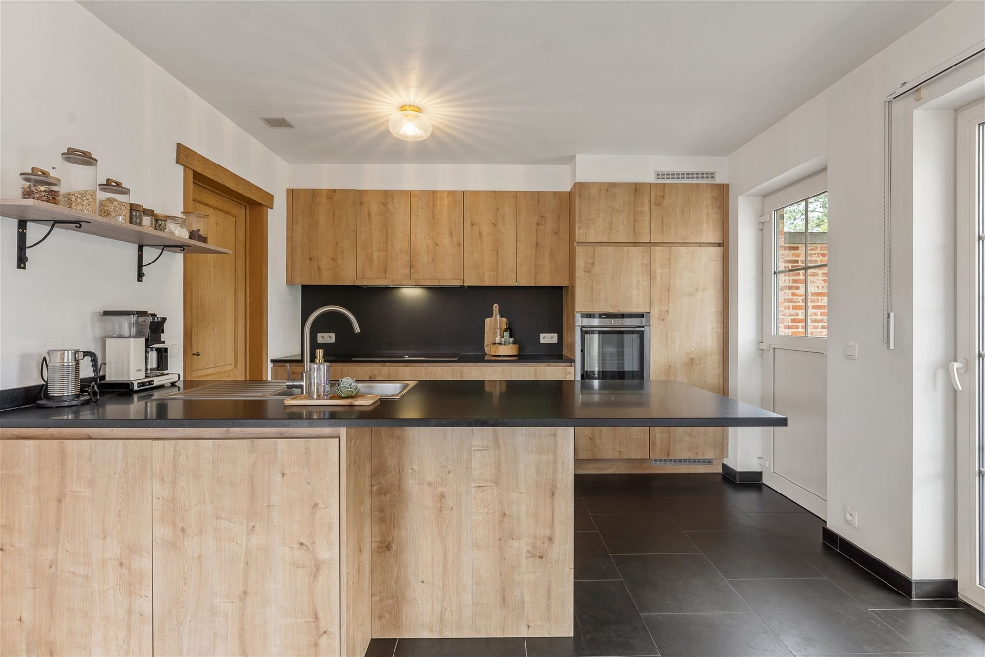 PERFECT ONDERHOUDEN EN INSTAPKLARE WONING MET 3 SLAAPKAMERS TE BEVERLO foto 8
