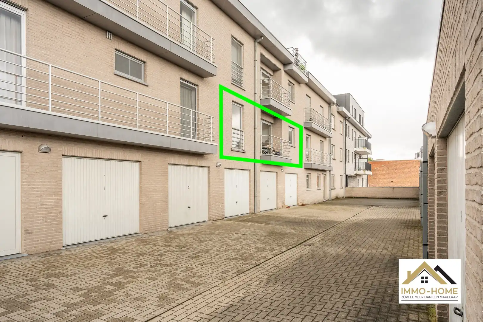 Recent appartement met garage nabij centrum Lochristi!  foto {{pictureIndex}}