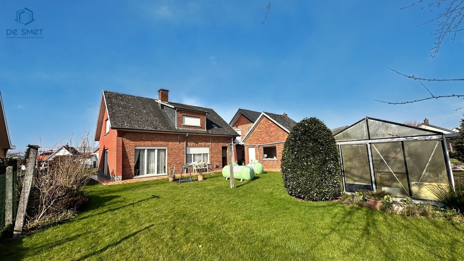 Te renoveren open bebouwing met 3 slpks, garage en tuin  foto 3