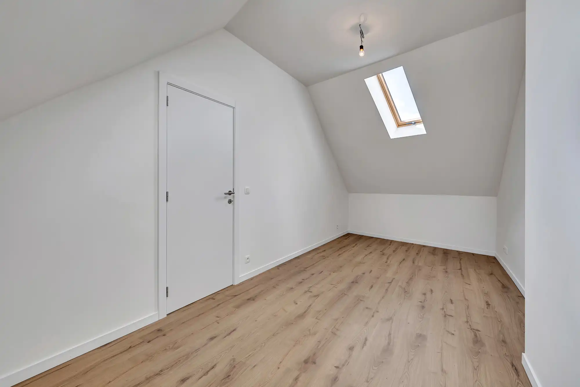 Ruime, energetische totaalrenovatie met ruime tuin en garage foto 21