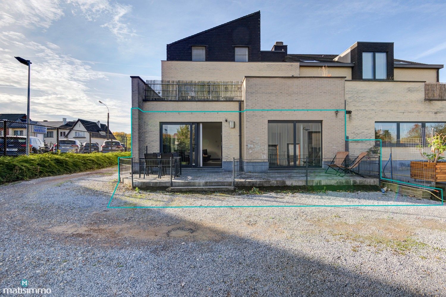 RUIM INSTAPKLAAR APPARTEMENT MET 3 SLAAPKAMERS, TERRAS EN AUTOSTAANPLAATS TE BEVERST foto 16