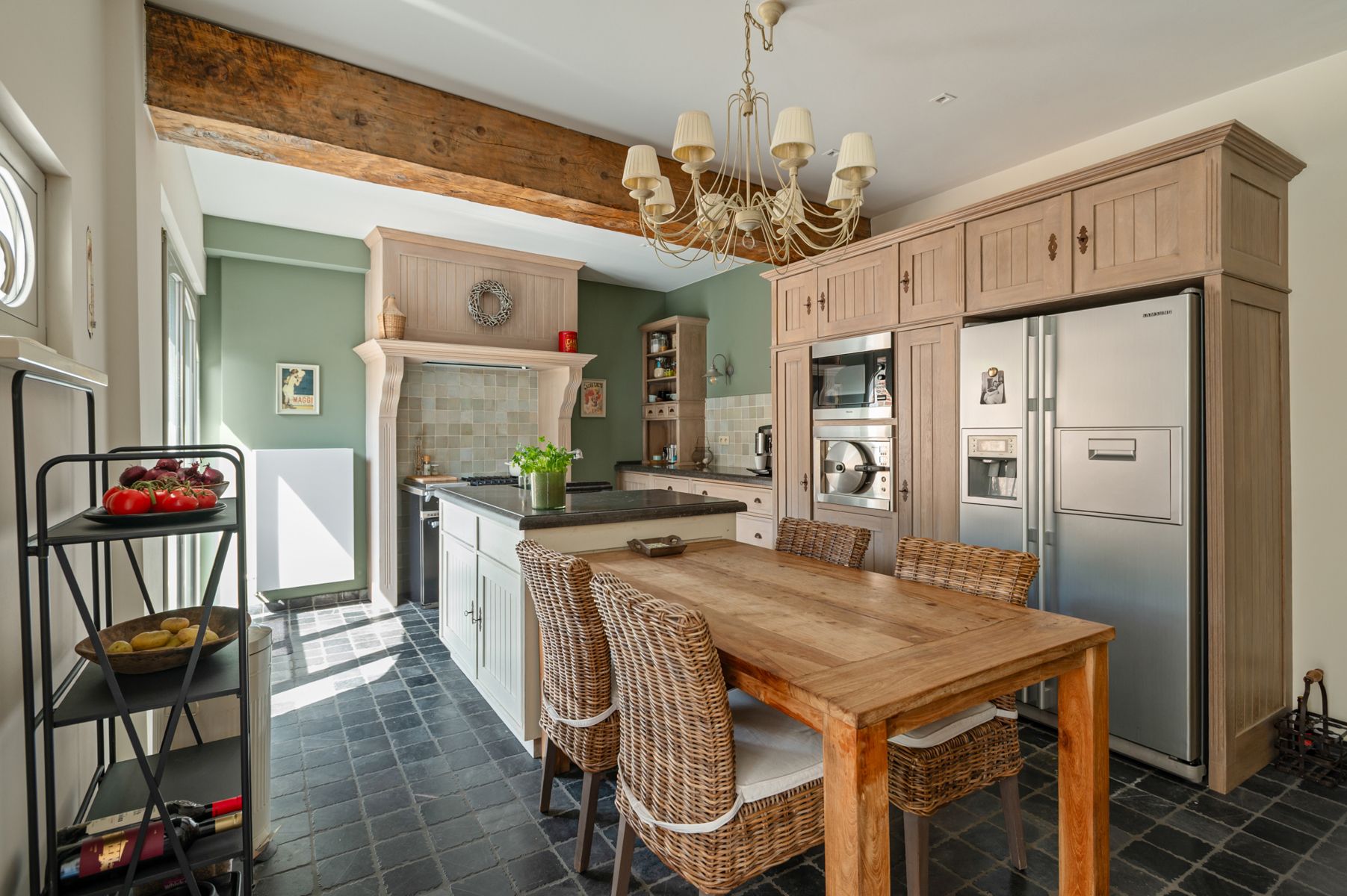 UNIEKE INSTAPKLARE WONING MET ZWEMBAD foto 9