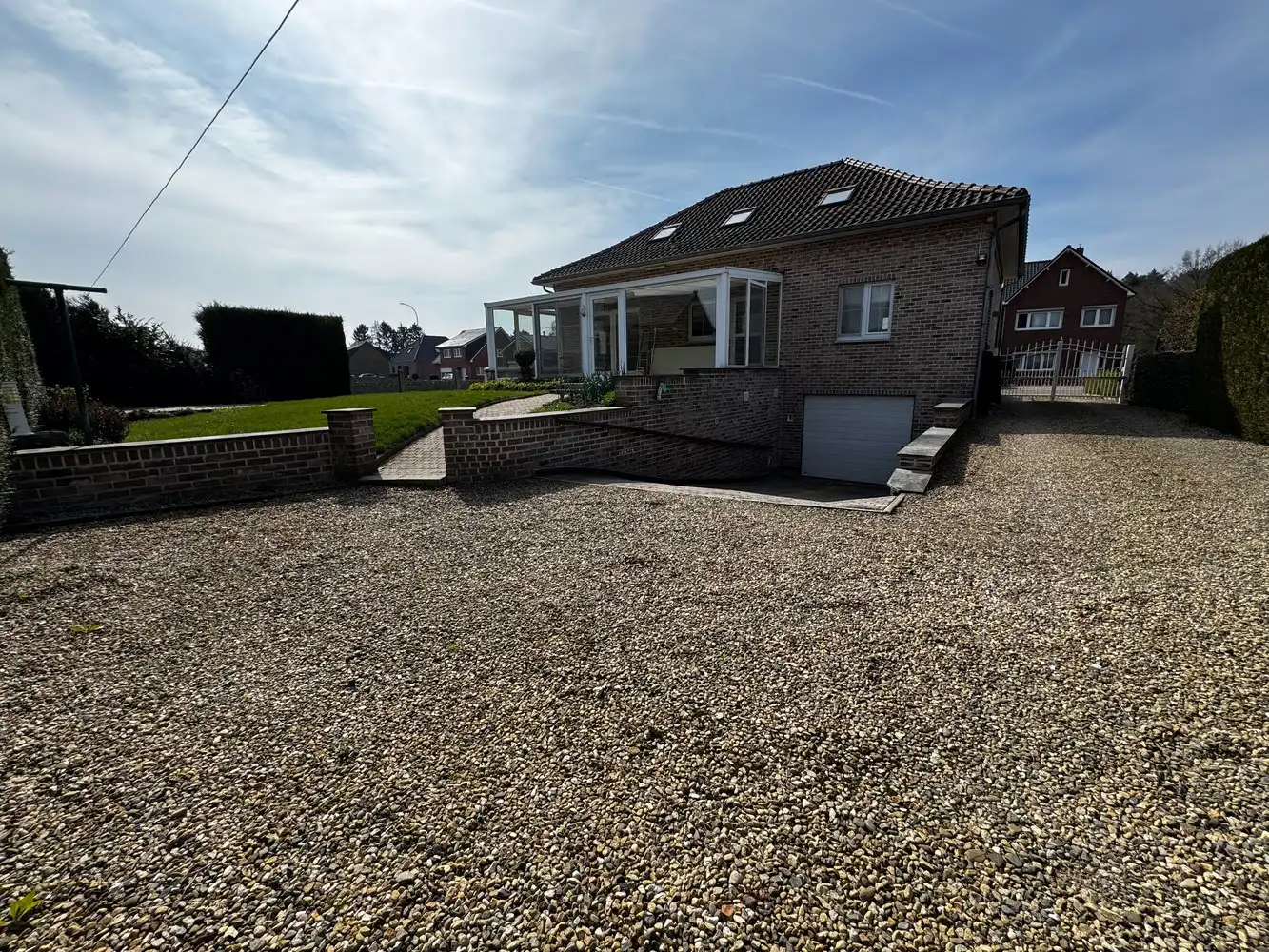 Ruime gezinswoning met tuin en garage in Lanaken foto 3