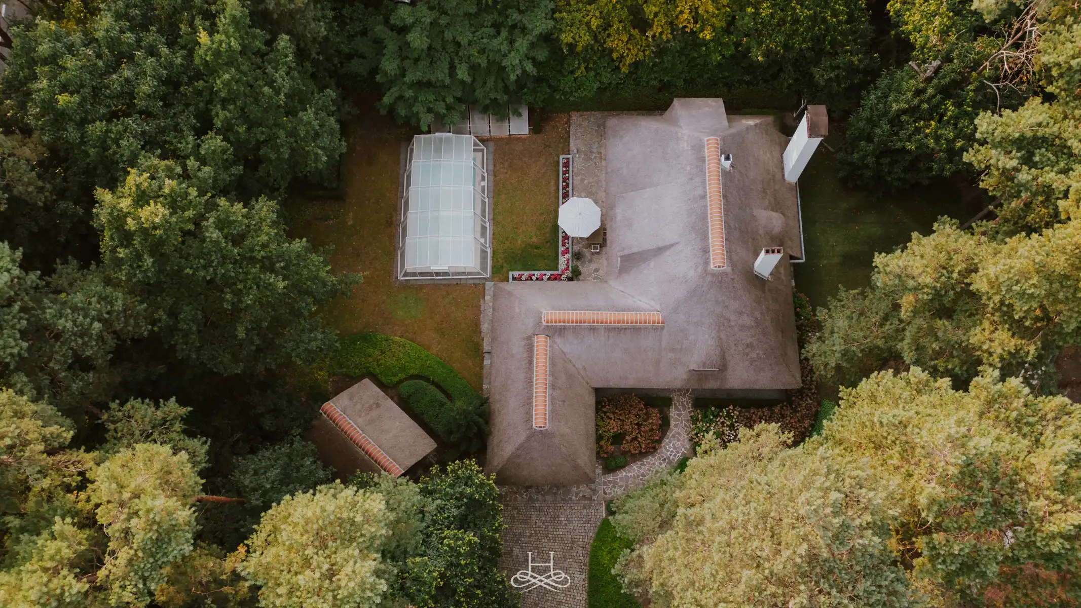 Karaktervolle villa op een zeer ruim en groen perceel foto 29