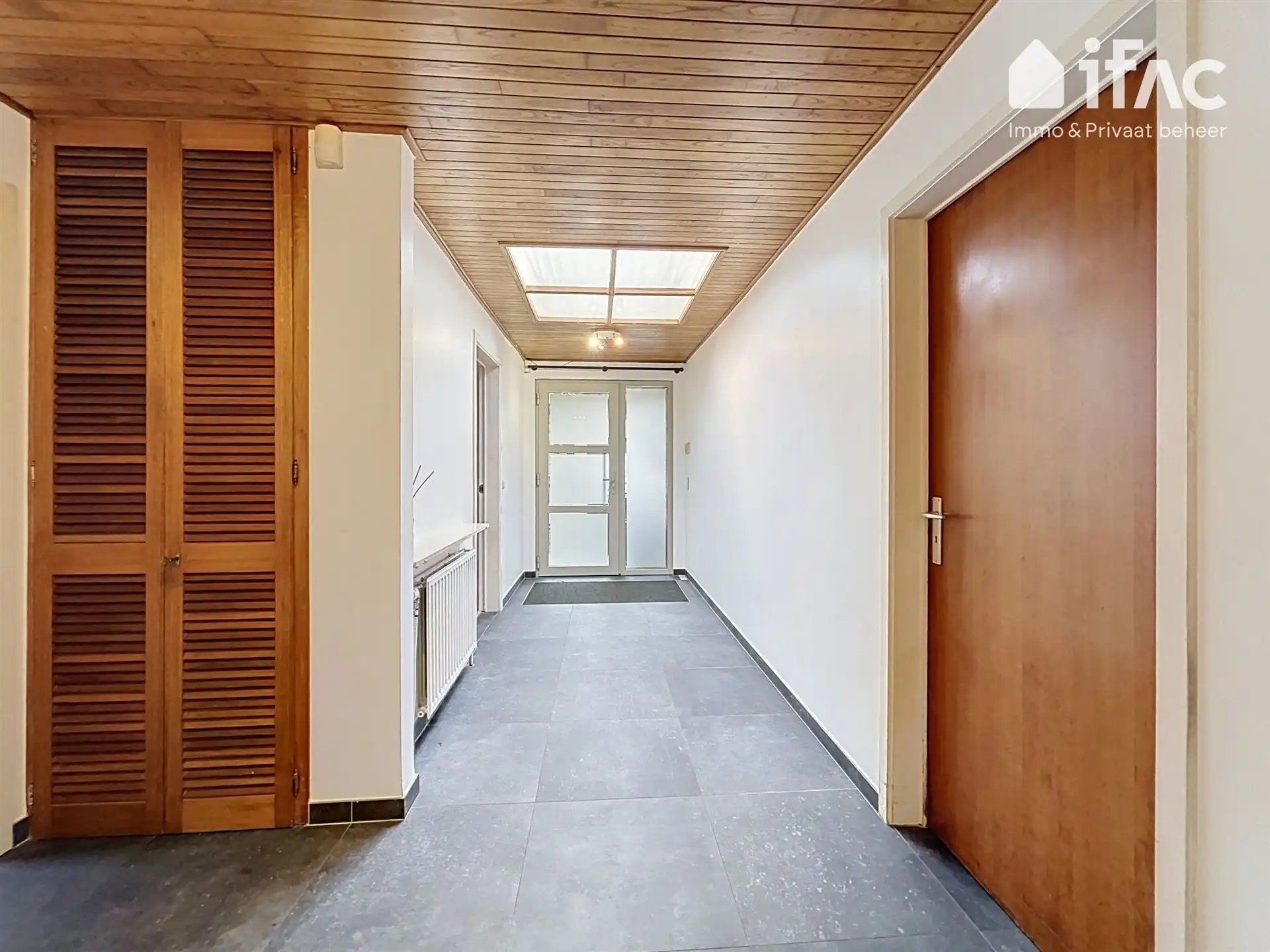 Zeer ruime bungalow voorzien van zonnepanelen  foto 11