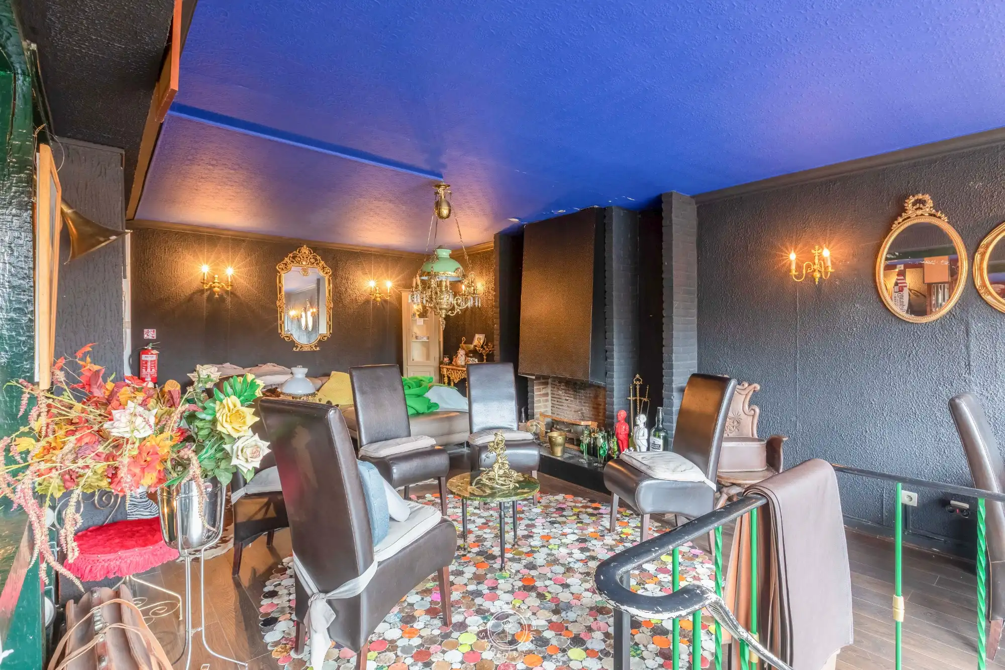 Handelspand met zeer ruim terras in 't Binnenhof foto 12