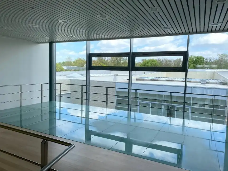 Instapklaar gelijkvloers kantoor te huur in Mechelen-Noord foto 12