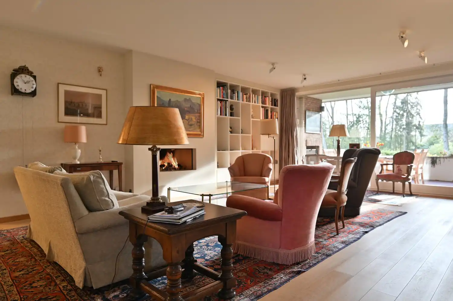 Schitterend instapklaar villa-appartement gelegen op de gelijkvloerse verdieping in een luxe residentie met binnenzwembad en gezamenlijke parktuin foto 5