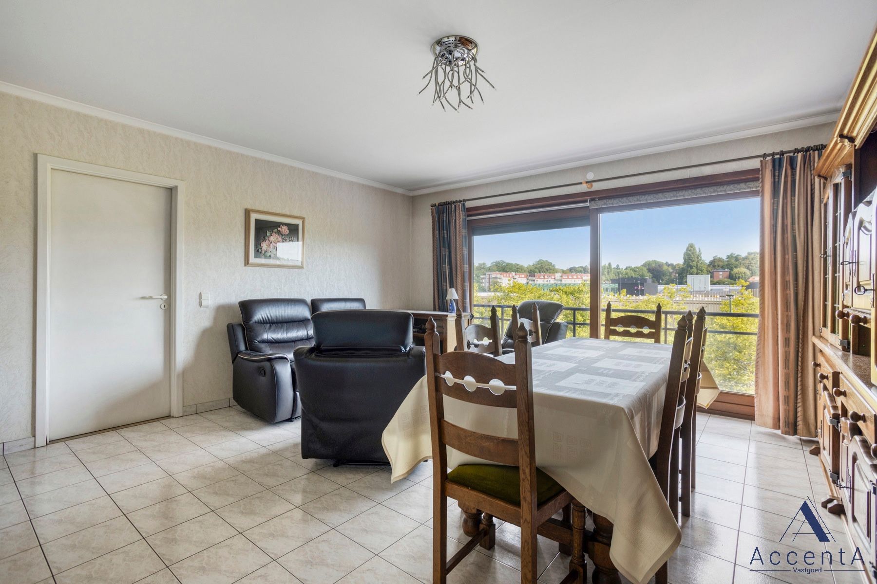 Instapklaar 1-slaapkamerappartement met terras  foto 6