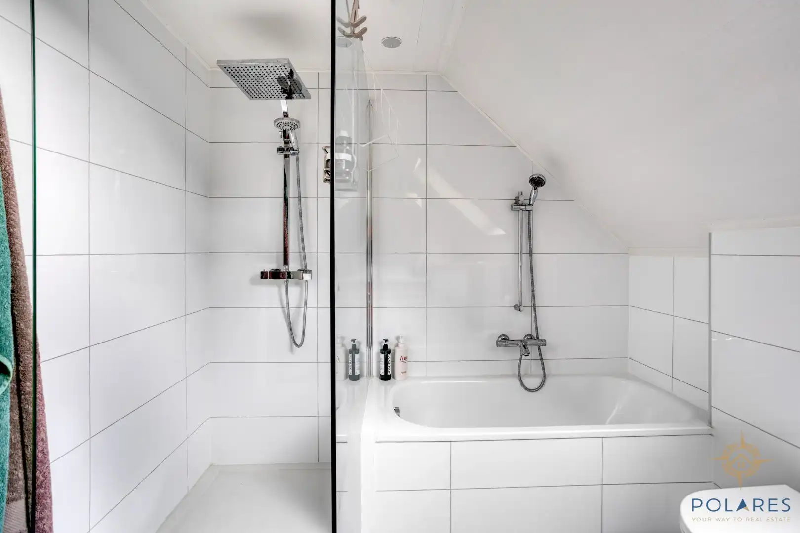 Goed gelegen taverne met woonst en grote parking foto 27