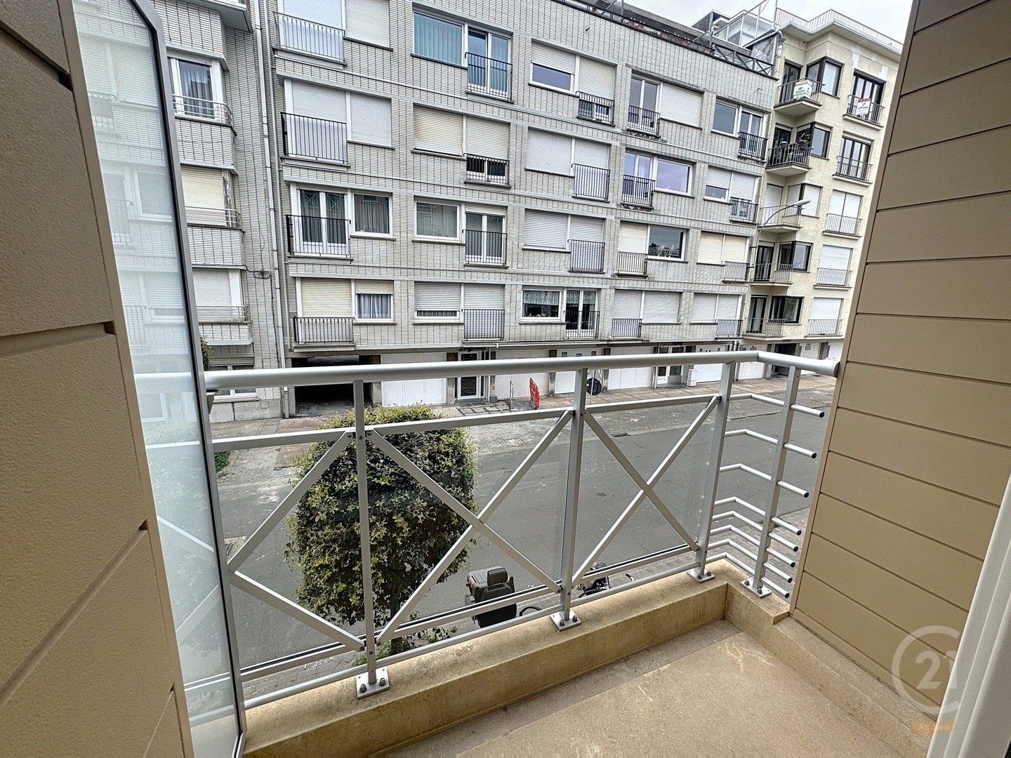 Moderne studio met aparte slaaphoek in Westende Bad foto 4