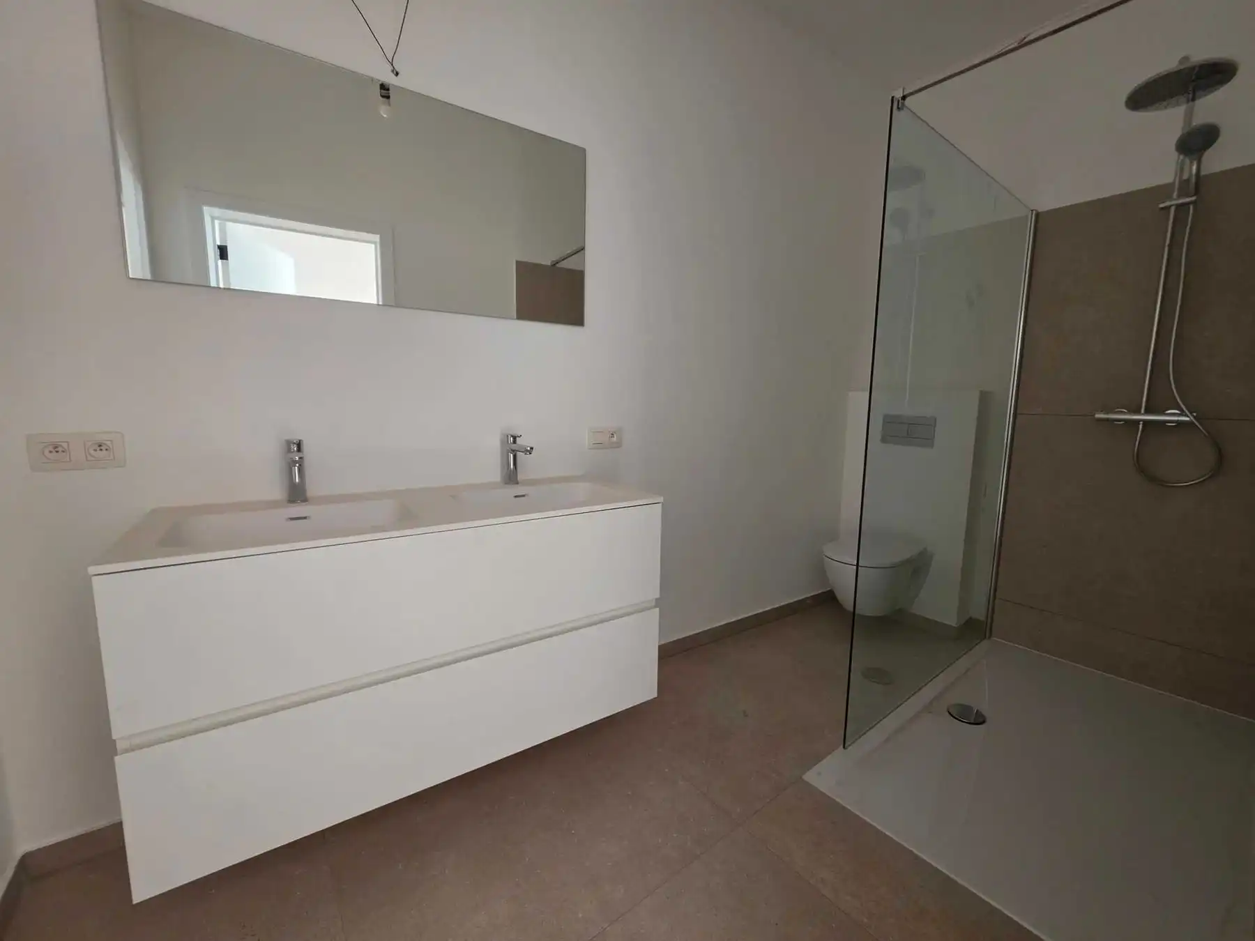 Volledig gerenoveerd appartement met 2 slaapkamers nabij Zurenborg foto 9