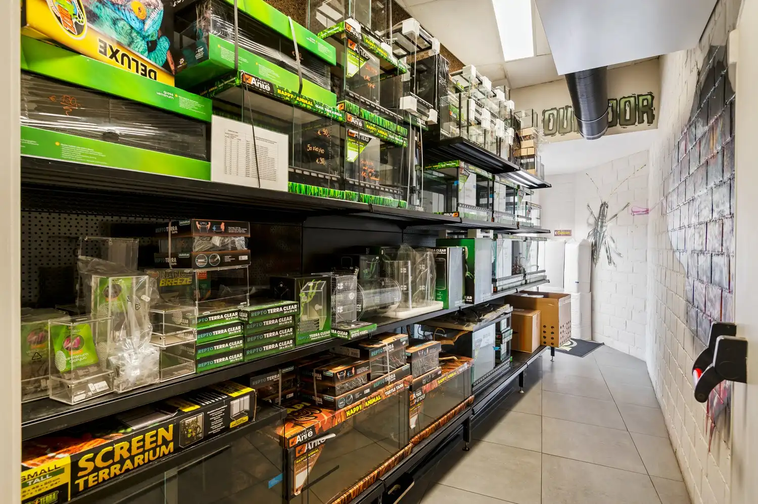 Ruim handelsgelijkvloers (208 m²) met brede etalage en buitenruimte (72 m²) in Kontich foto 17
