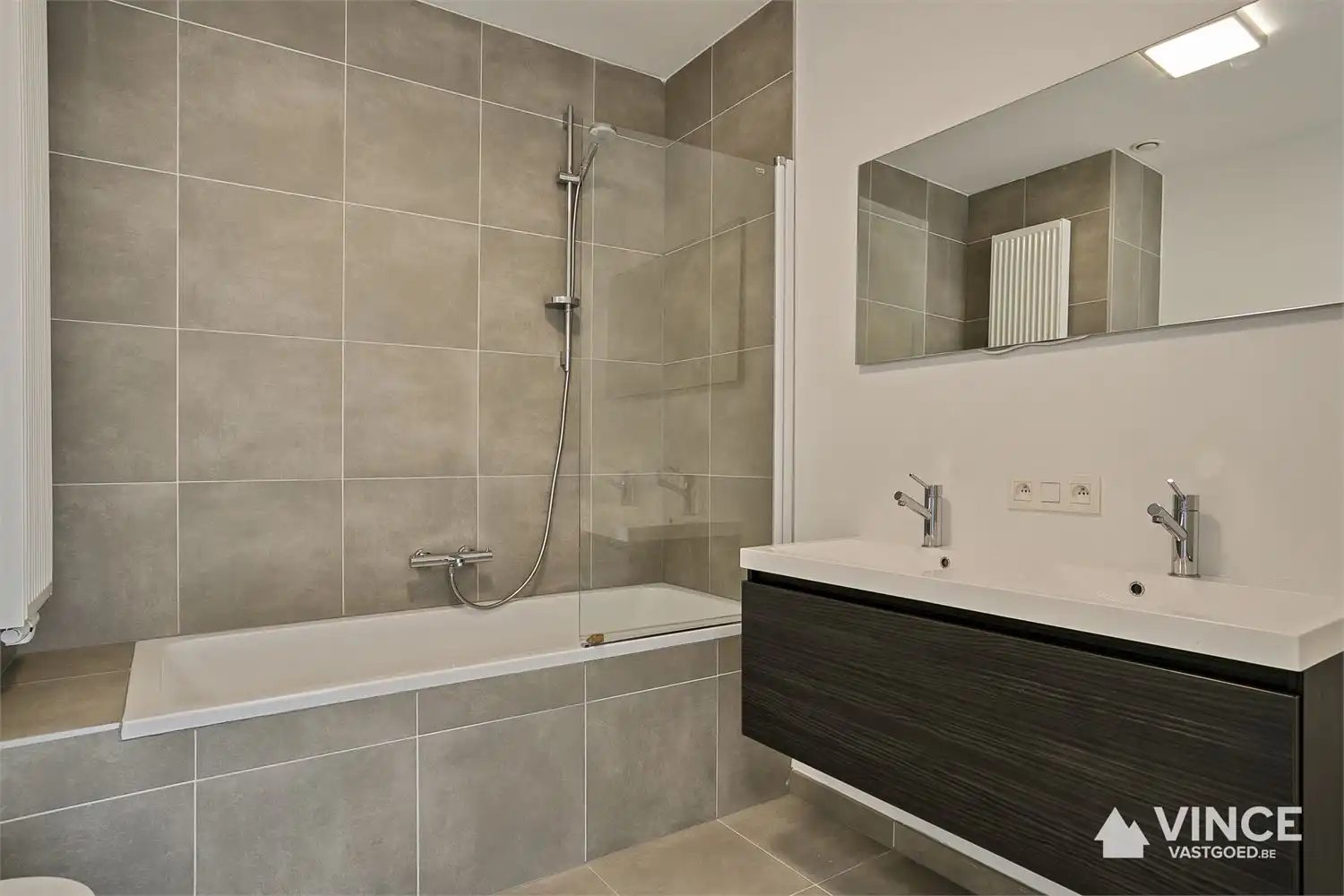 Modern appartement met twee slaapkamers en garage te huur aan het Kattendijkdok in Antwerpen foto 7