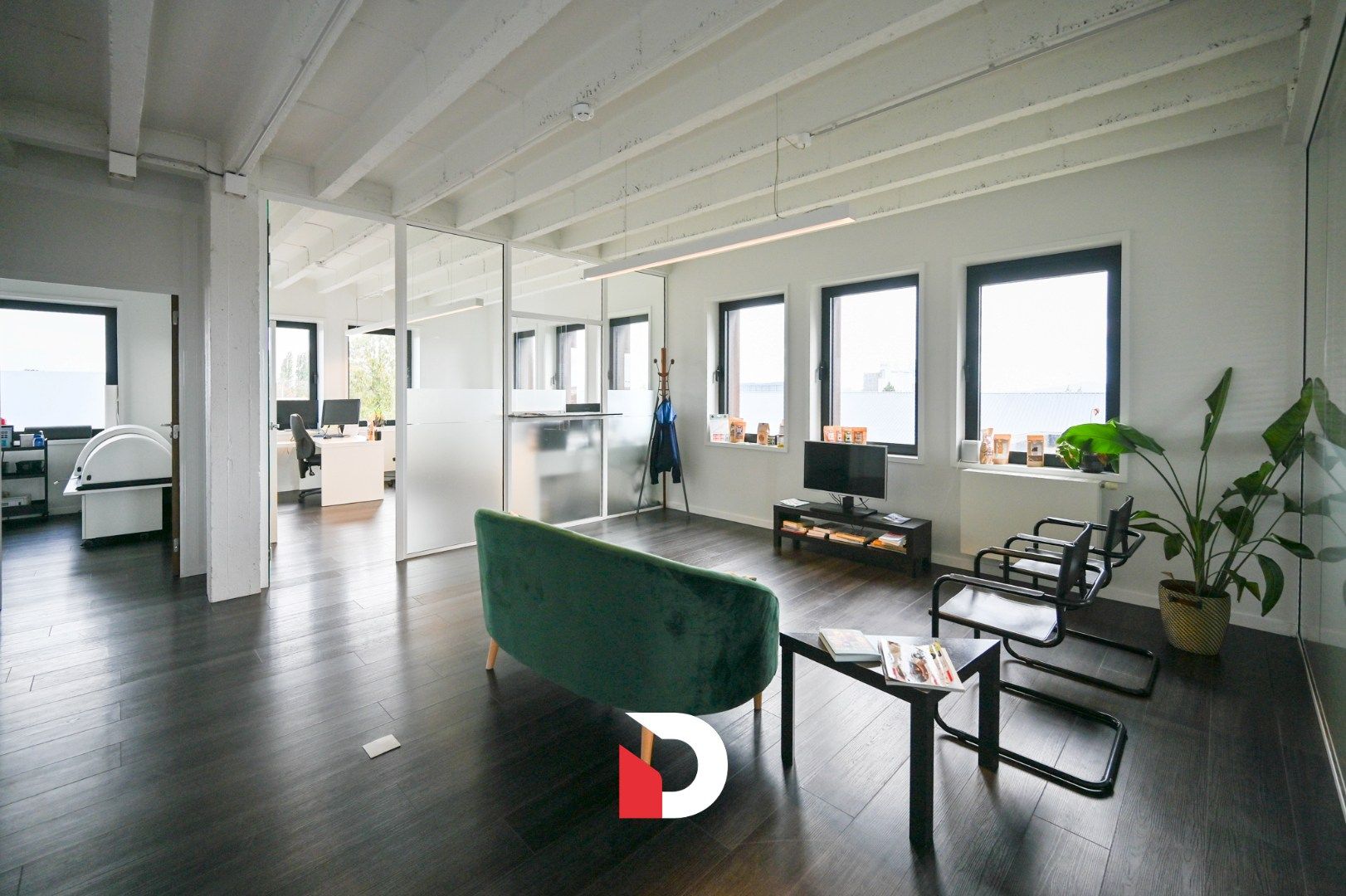 Instapklare (nieuwbouw)kantoorruimte (326m²) op zichtlocatie te Brugge foto 5