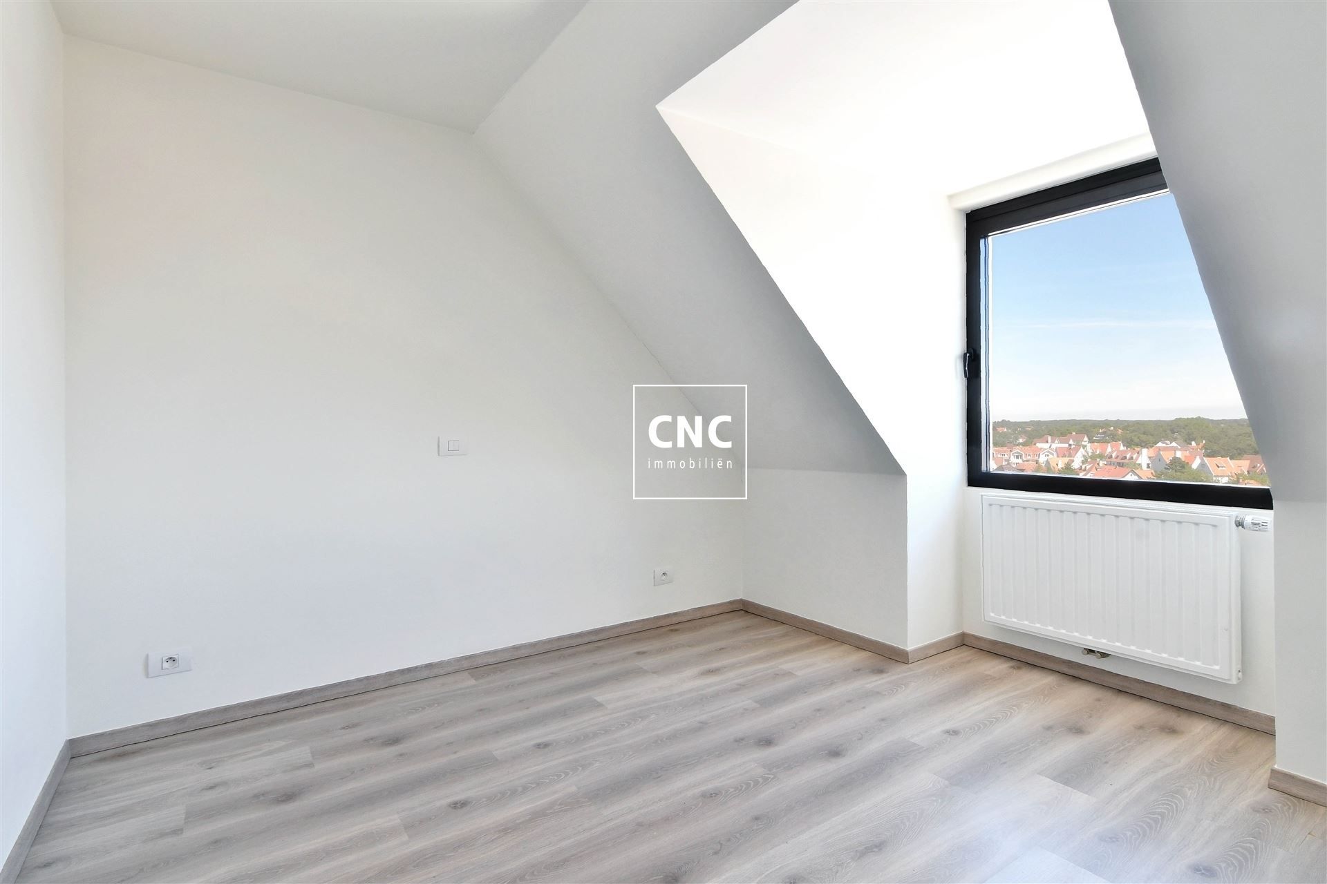 Duplex-appartment met 2 slaapkamers in recente residentie met prachtig zicht op de golf ! foto 14