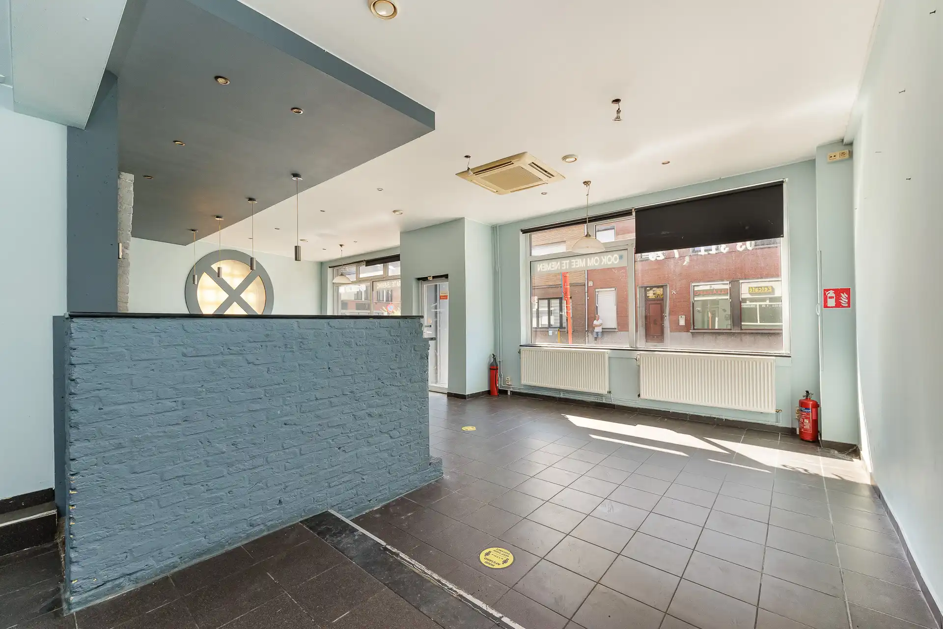 Te renoveren halfopen bebouwing: handel & appartement foto 7
