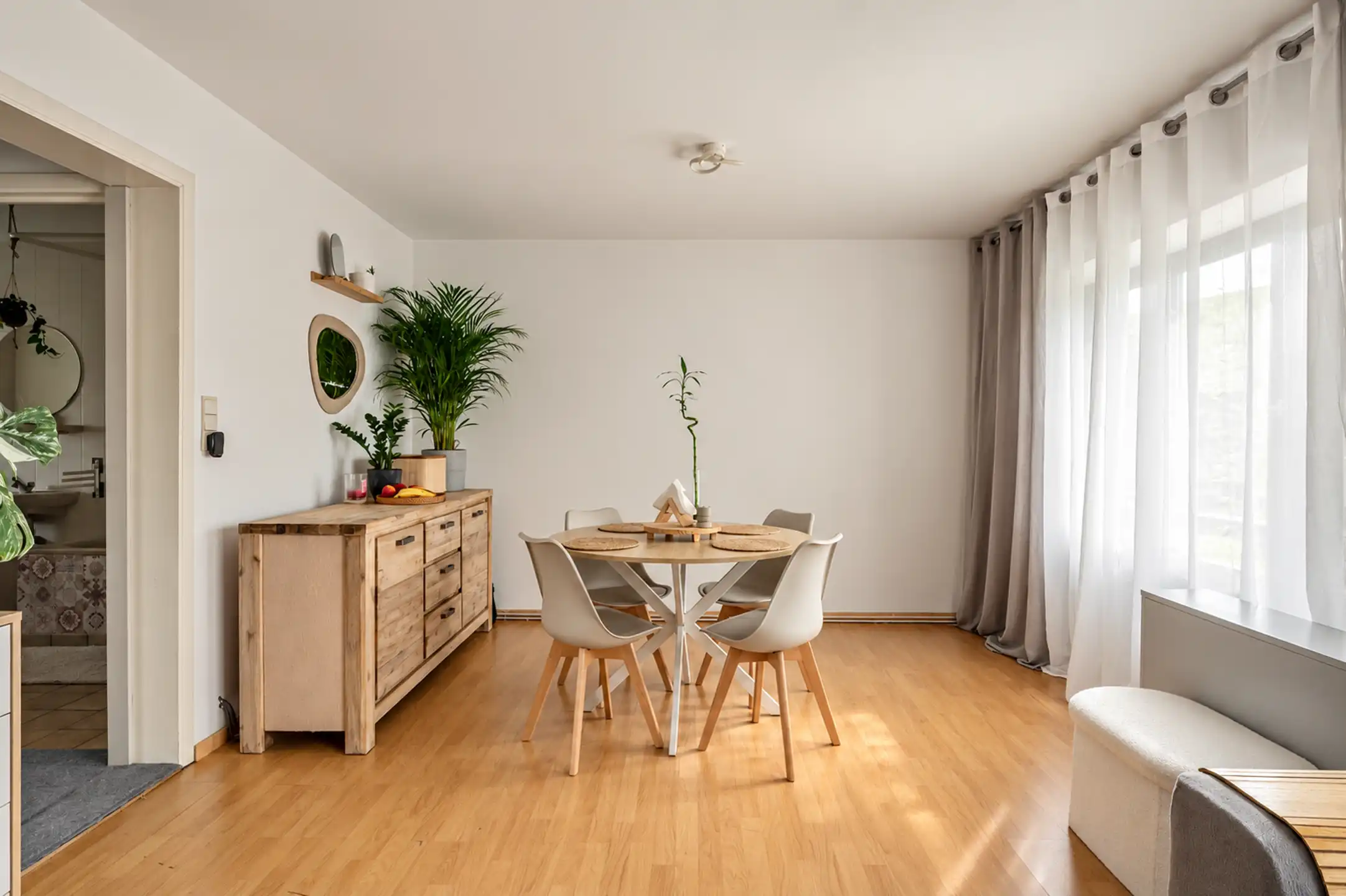 Handelspand met duplex appartement, terras en 2 garageboxen in centrum Nieuwmoer foto 13