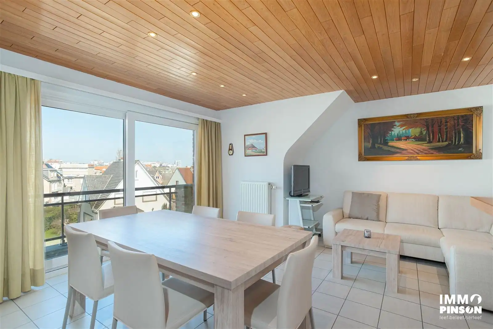 Ruim duplex appartement met berging en garage foto 2