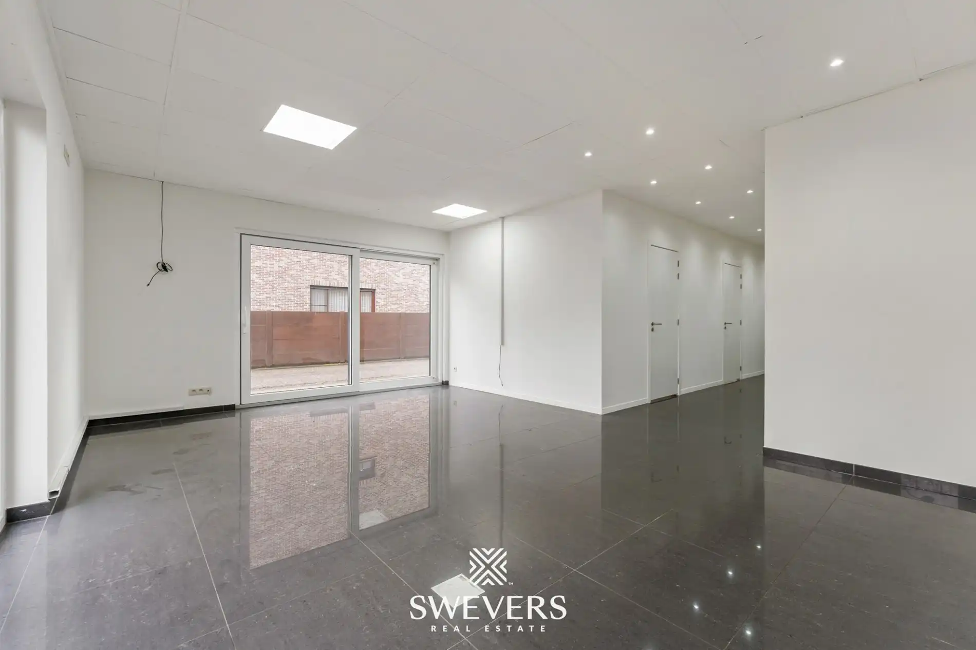 Instapklaar handelspand op toplocatie in Heusden-Zolder foto 6