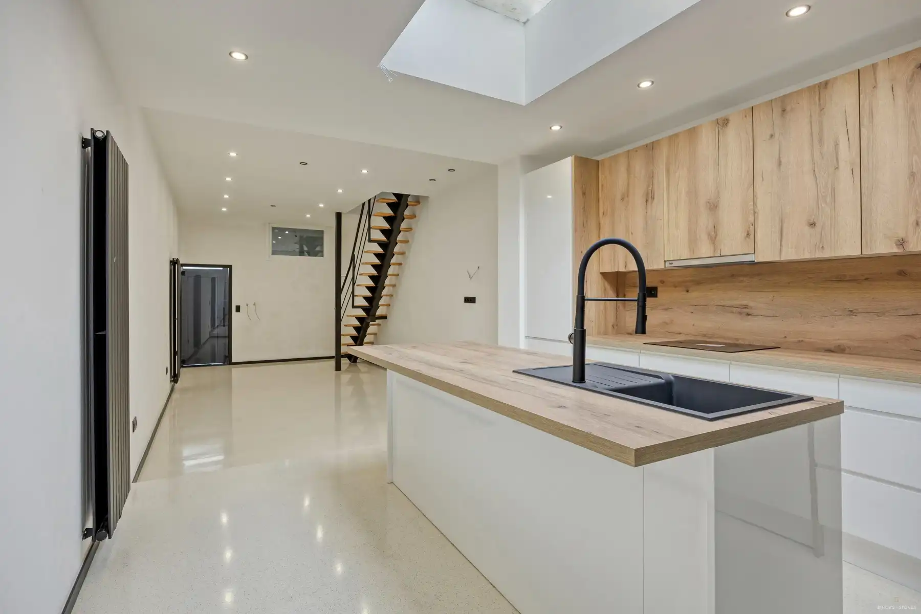 Instapklare woning met 2 slaapkamers foto 2