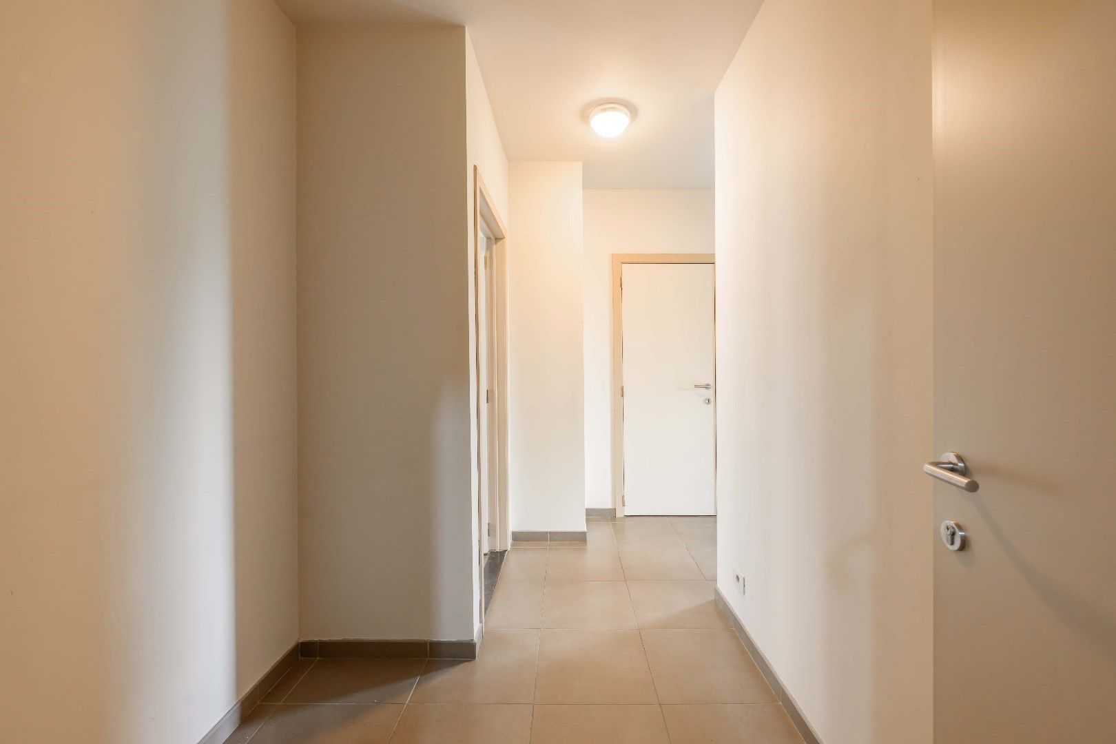 INSTAPKLAAR APPARTEMENT MET 2 SLPKS IN HARTJE TIELT  foto 5