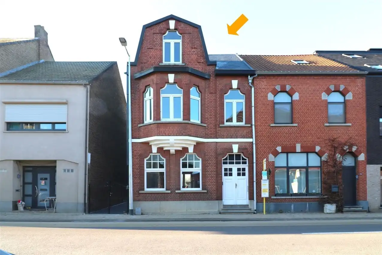 Vernieuwde, karatervolle woning met 4 slpk nabij station foto 5