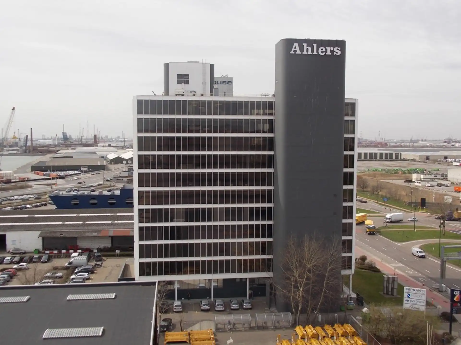 Antwerpen: Kantoren en werkplekken te huur in Ahlers Building. foto 7