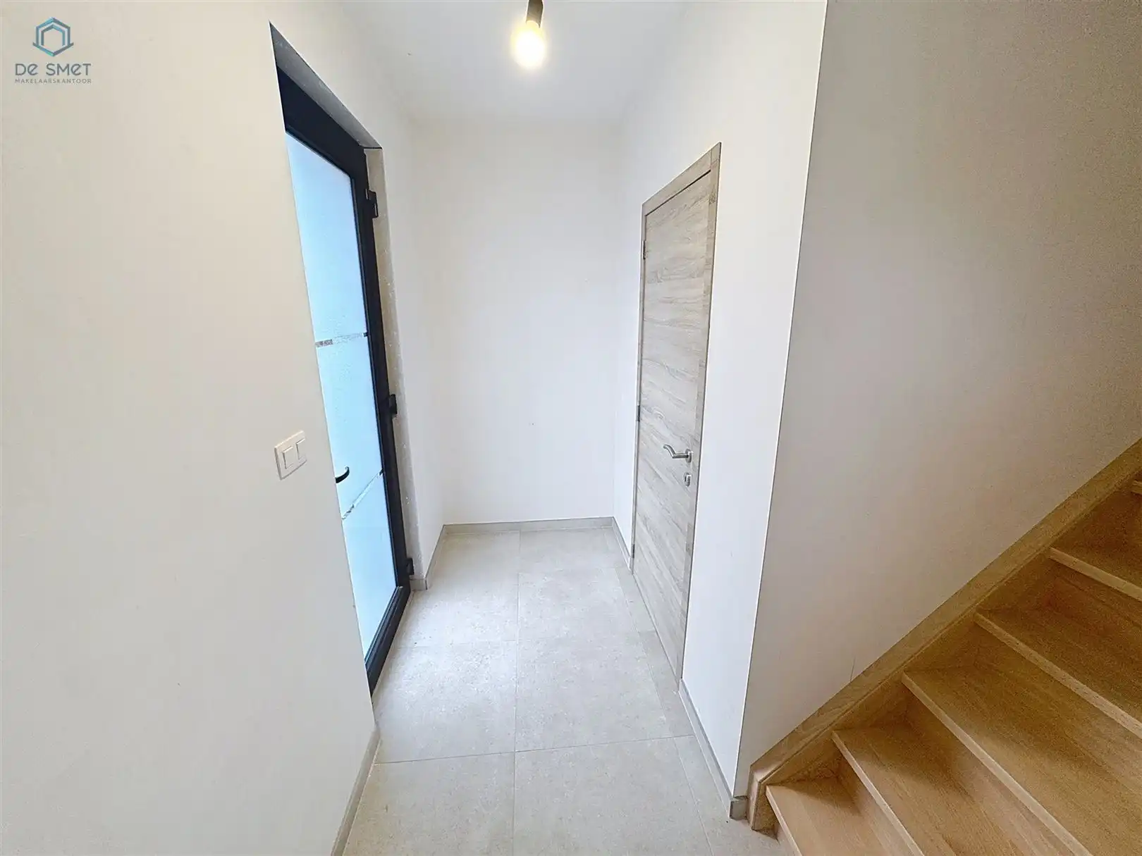 Rustig gelegen, energiezuinige nieuwbouwwoning met 4 slaapkamers en tuin foto 2