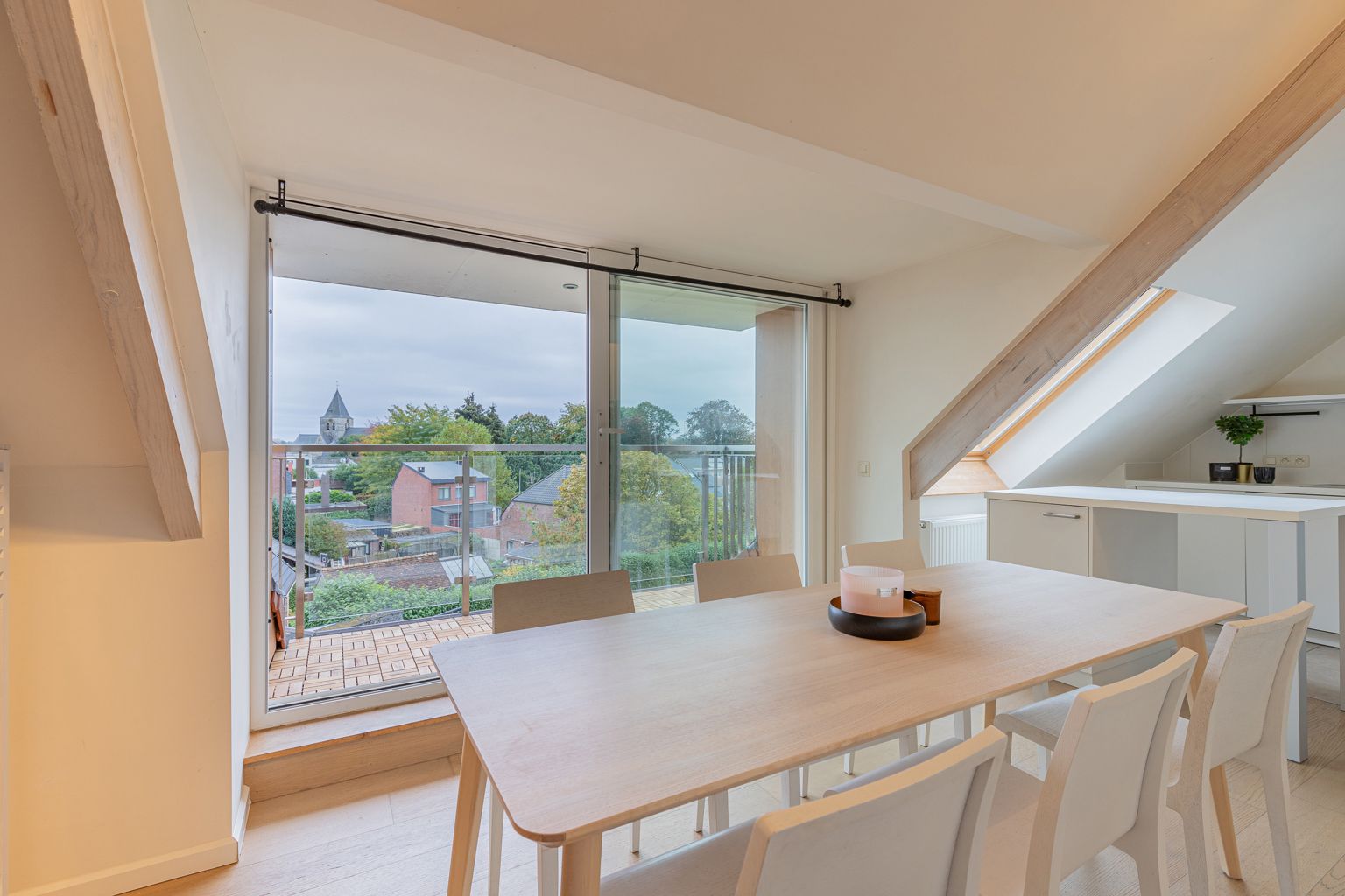 Recent appartement met 2 slaapkamers in het centrum! foto 3