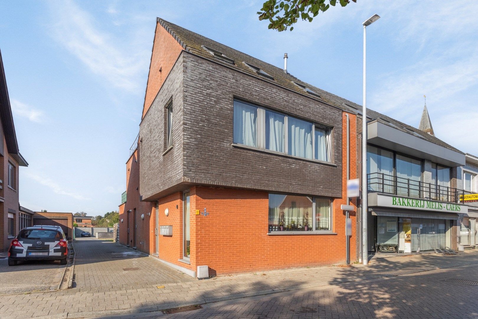 Instapklare studio van 49m² met autostaanplaats en ruim terras in het centrum van Ezaart !  foto 14