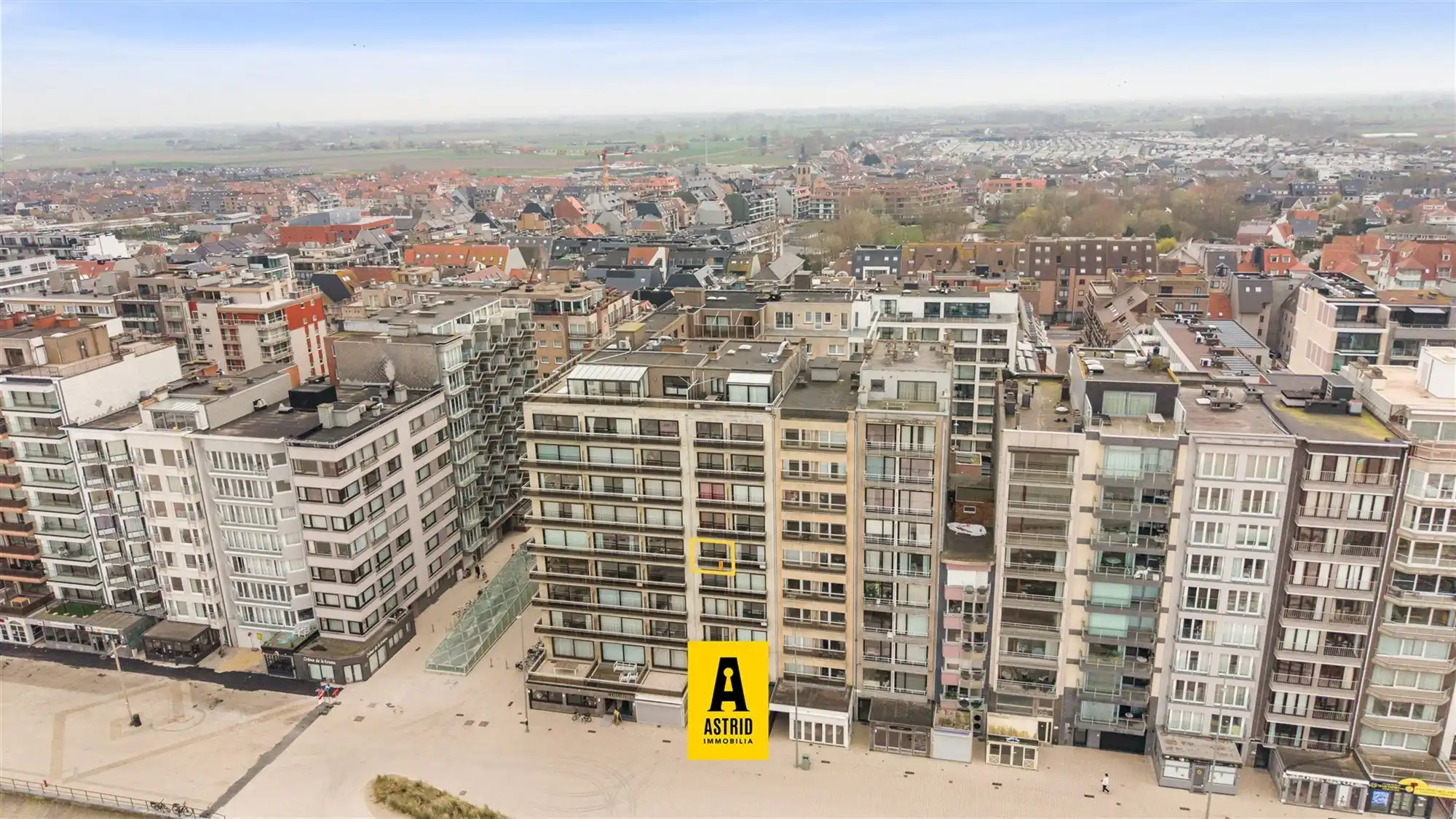 Studio met frontaal zeezicht op topligging! foto 12