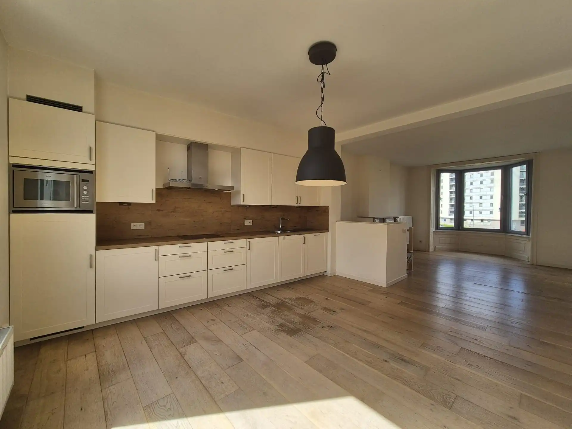 Verrassend ruim gelegen appartment met zicht op het water.  foto 11