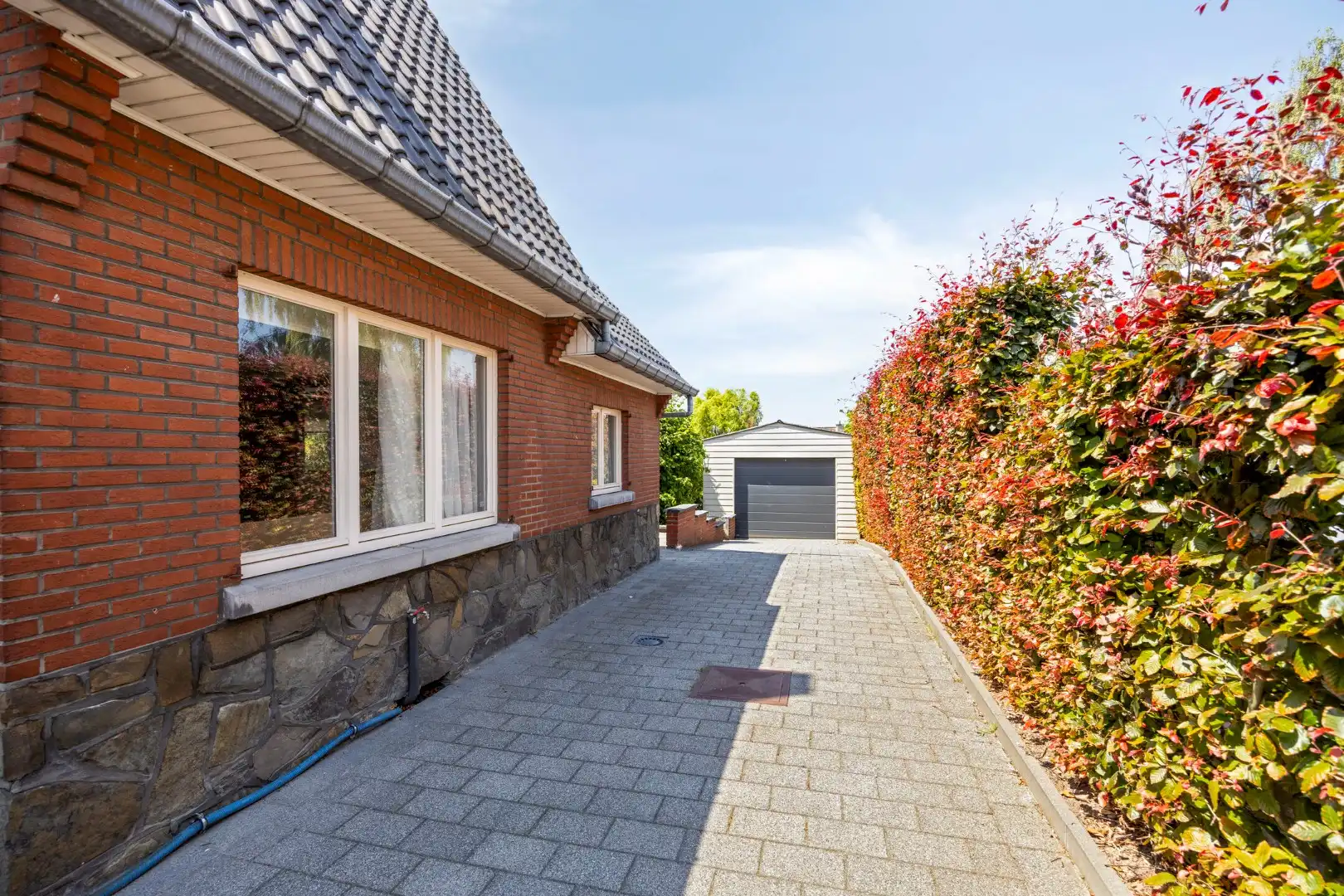 Ruime woning met vrijstaande garage en diepe tuin - rustig gelegen in stadsrand Tongeren foto 13