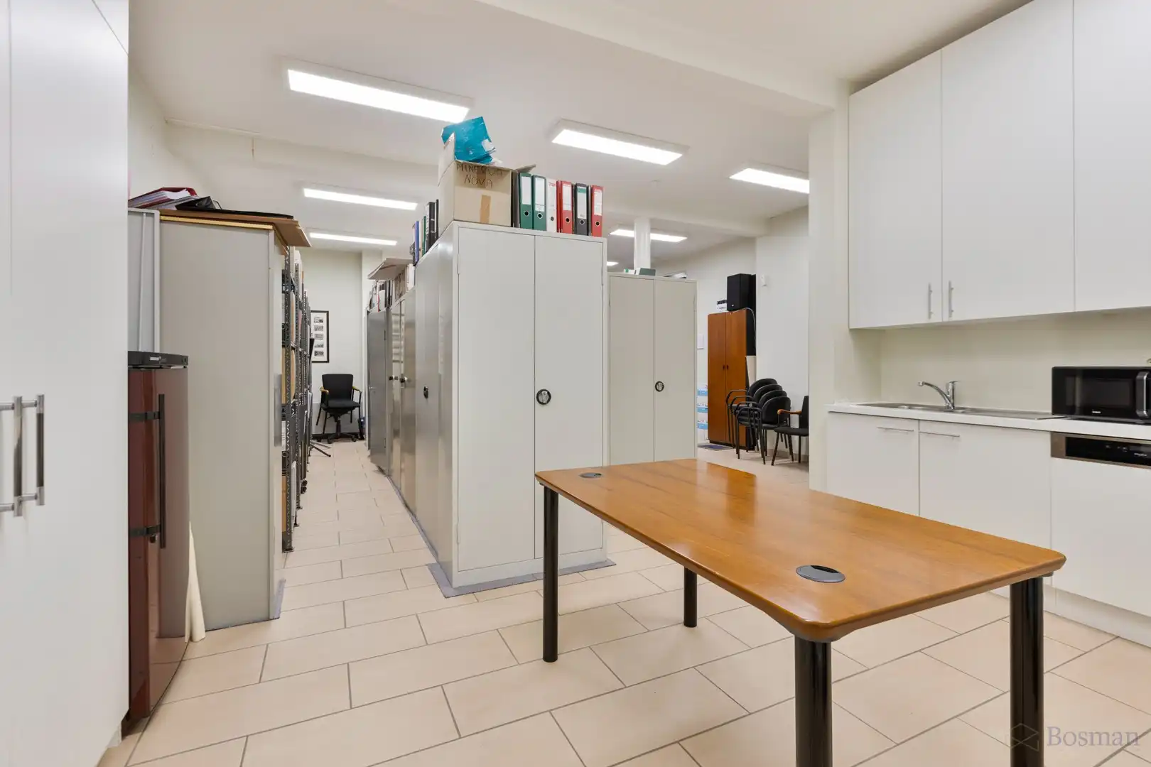 Ruim handelspand te huur in centrum Tessenderlo foto 18