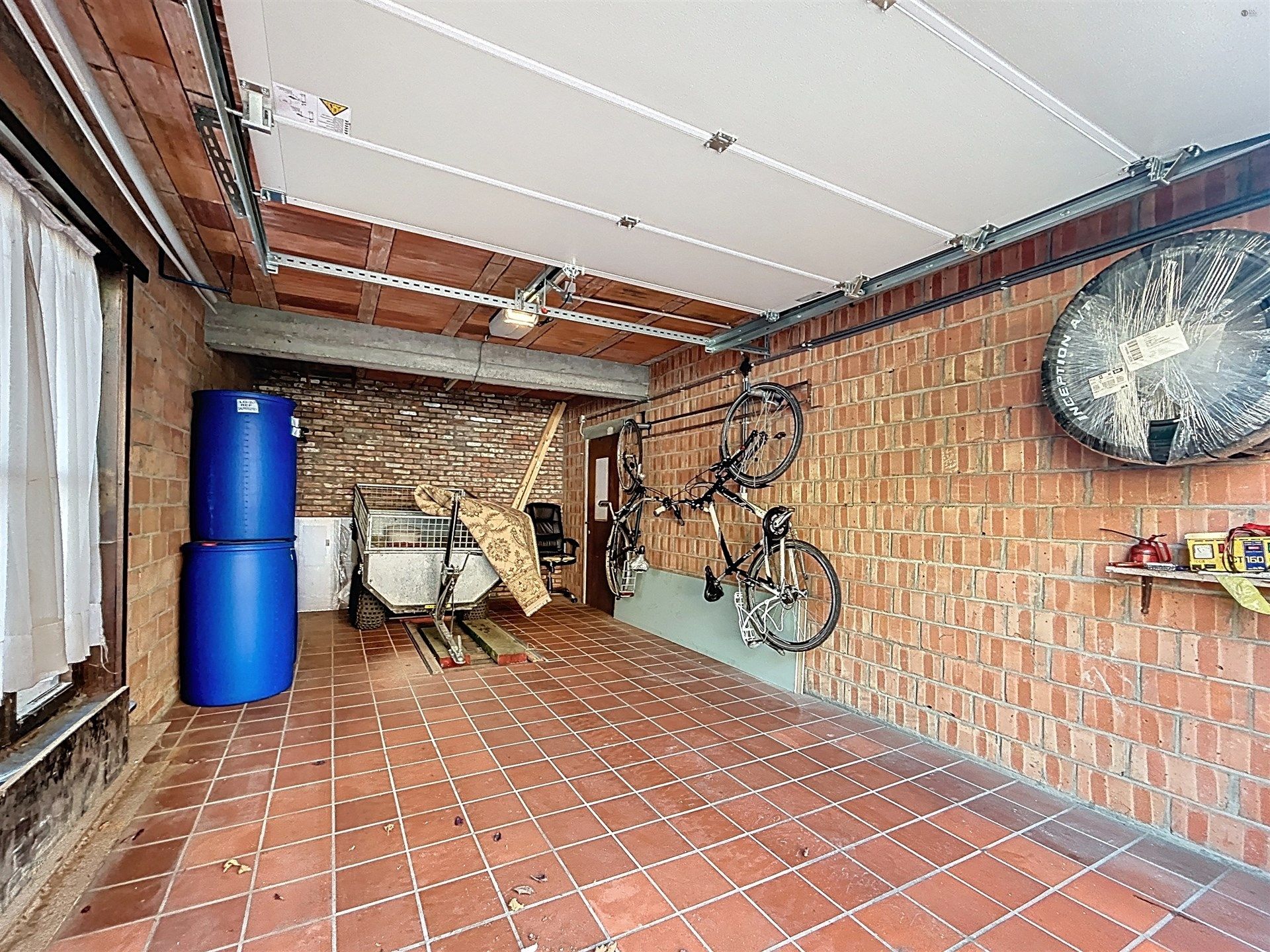 Half open bebouwing met 3 slaapkamers en 3 garages op perceel van 235m²  foto 20