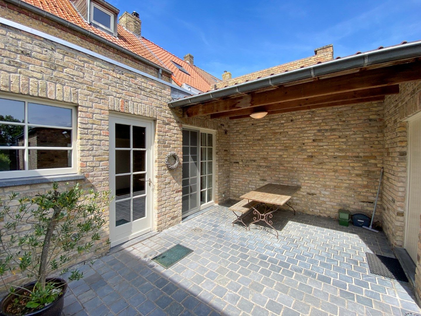 Charmante woning met 4 slaapkamers, tuin en ruime garage. foto 19