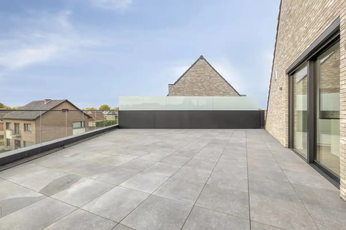 EXCLUSIEF EN KWALITATIEF NIEUWBOUWAPPARTEMENT VAN 163 M² MET 3 SLPK'S, 2 BADK'S EN RIANTE TERRASSEN IN MUNSTERBILZEN foto 14