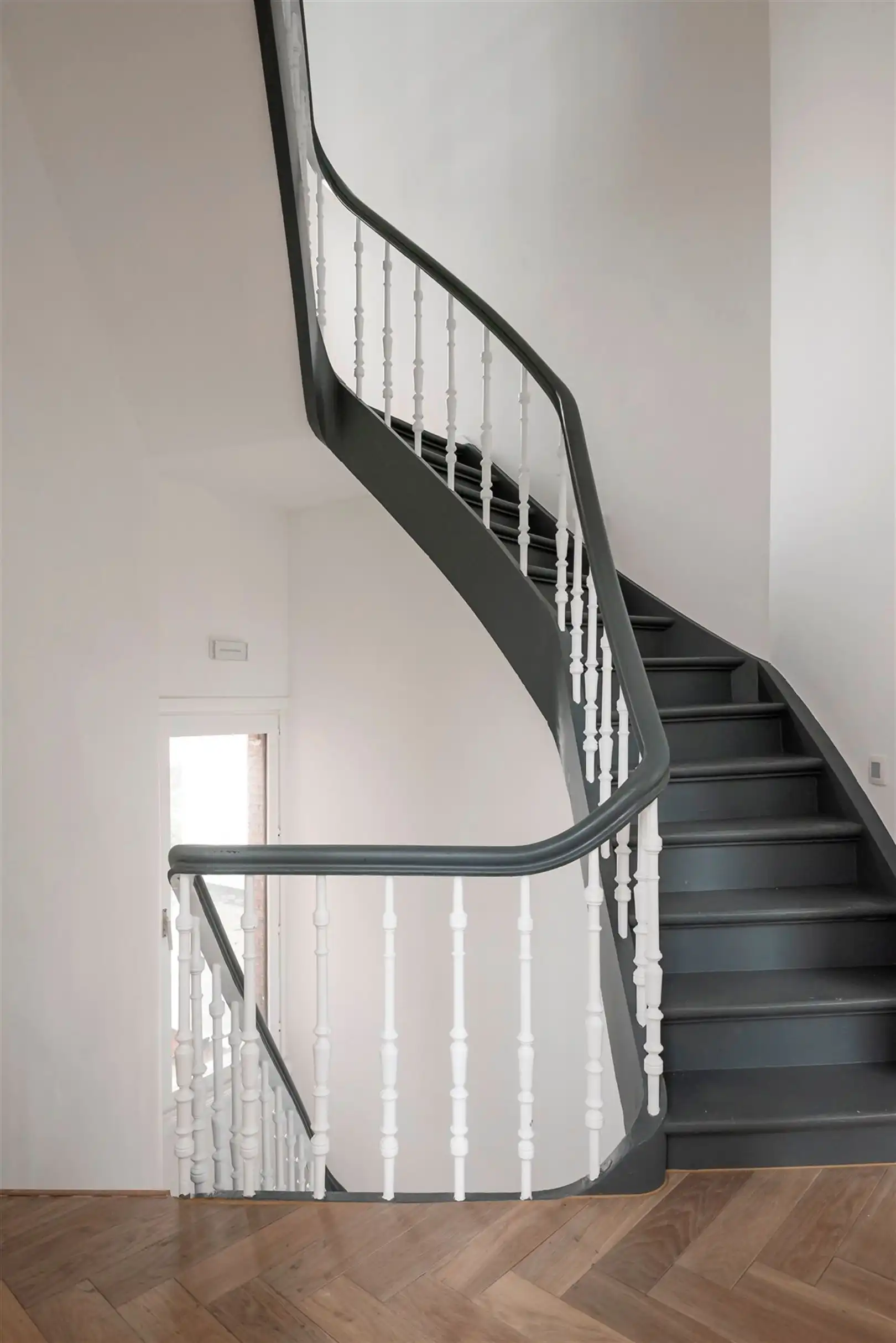 Majestueus burgerhuis met studio foto 22