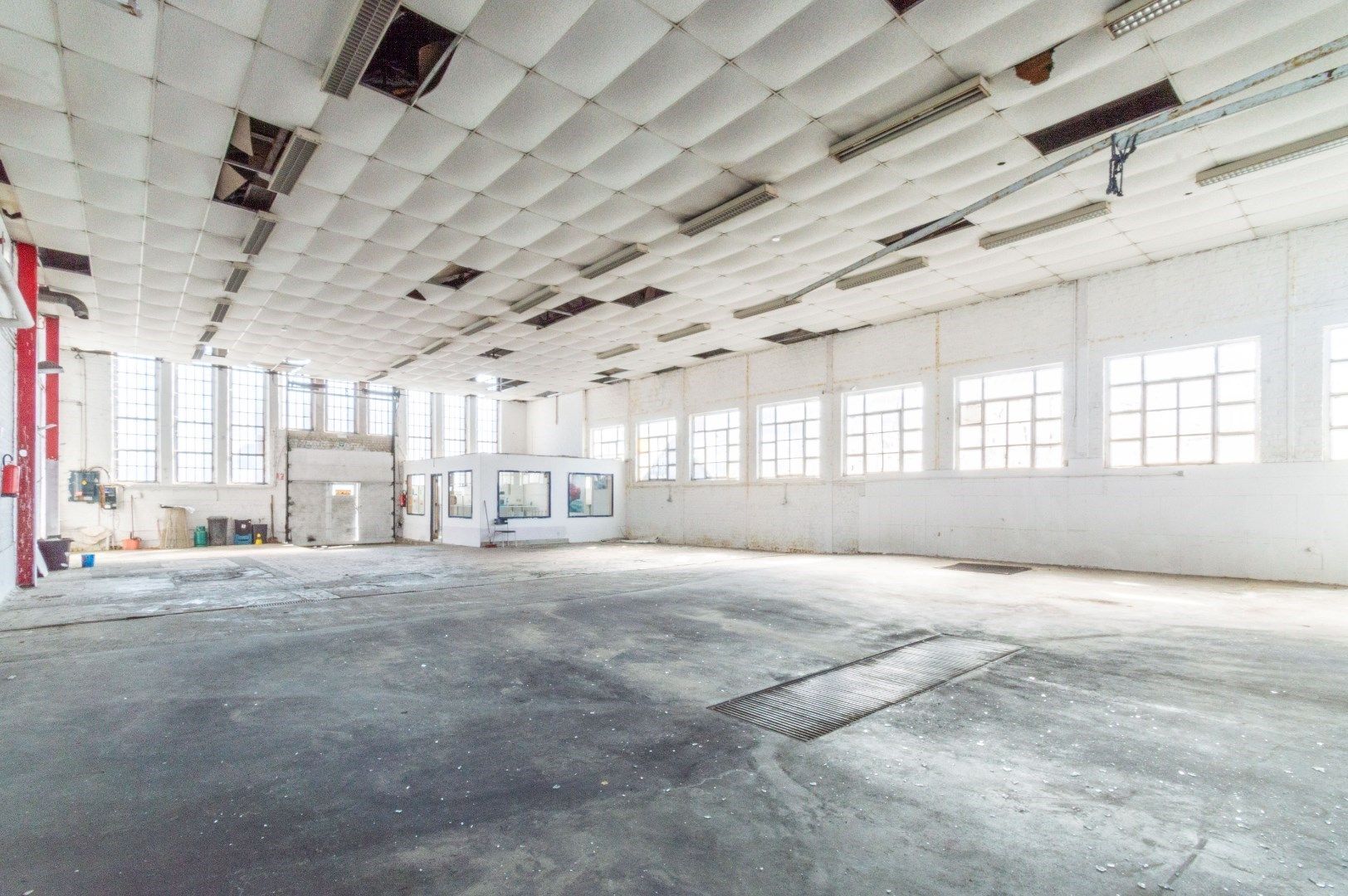 Een uitstekend gelegen geheel van KMO-units / werkplaatsen foto 10