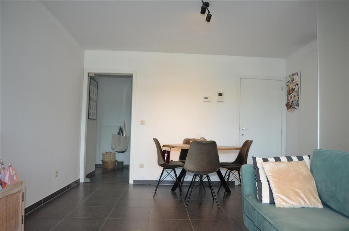 Appartement met twee slaapkamers, autostaanplaats en kelderberging in het centrum. foto 6