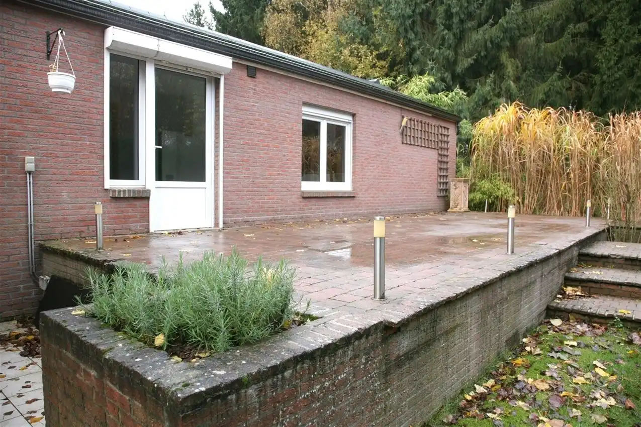 Zeer rustig gelegen gelijkvloerse woning met 3 slpk. foto 29