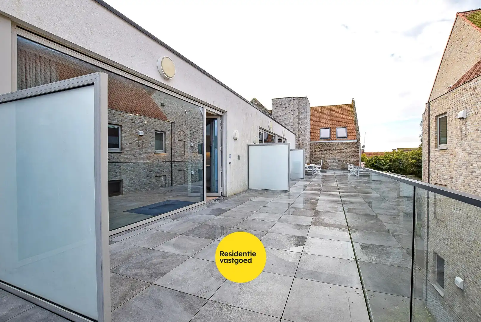 Uiterst goed onderhouden assistentieflat (55m² + 11m² terras) met 1 slaapkamer te Nieuwpoort.  foto 11