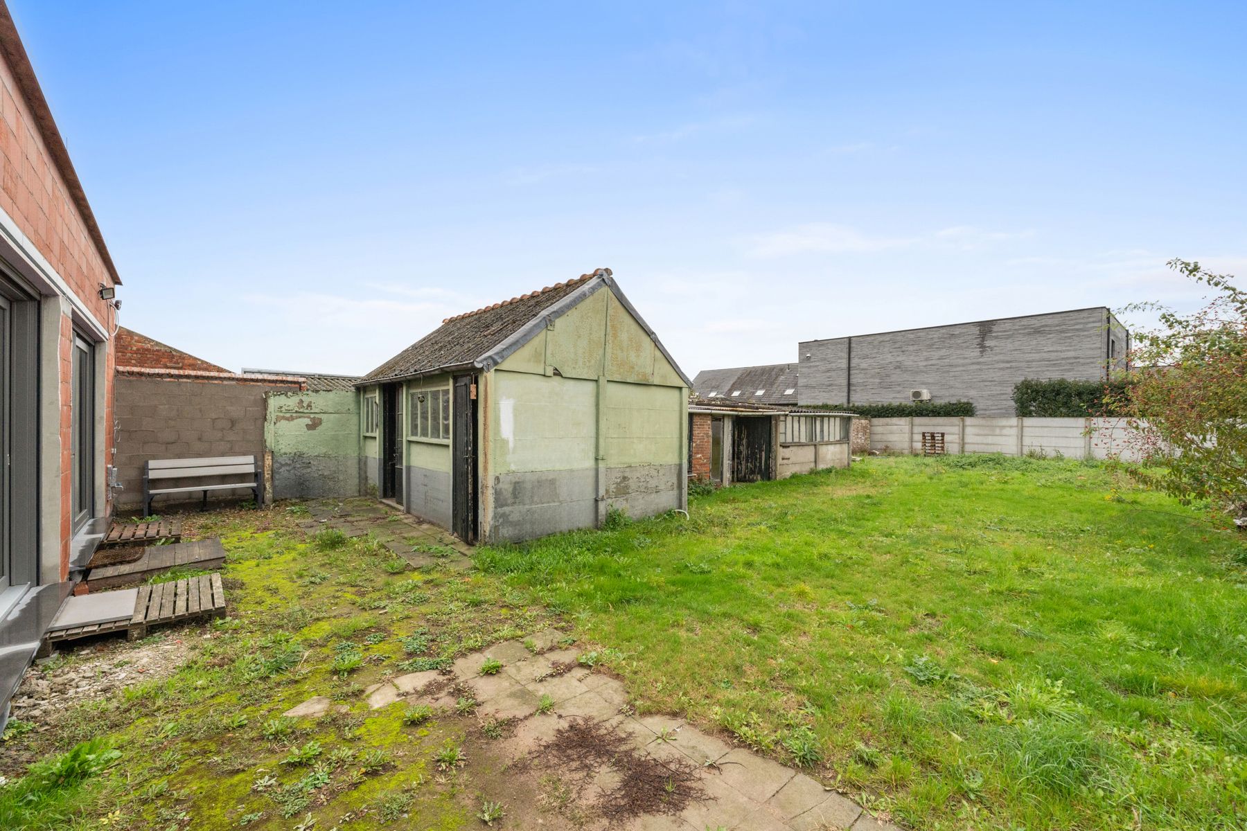 TE KOOP - Ruime deels gerenoveerde woning van 280m²  foto 16