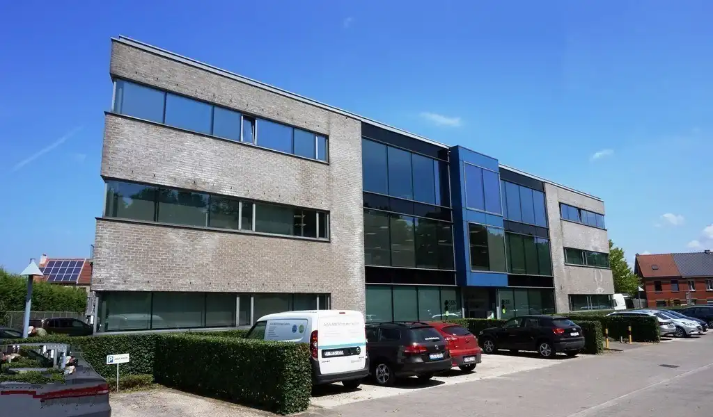 Opbrengsteigendom te koop langs E40 in Merelbeke-Melle foto 2