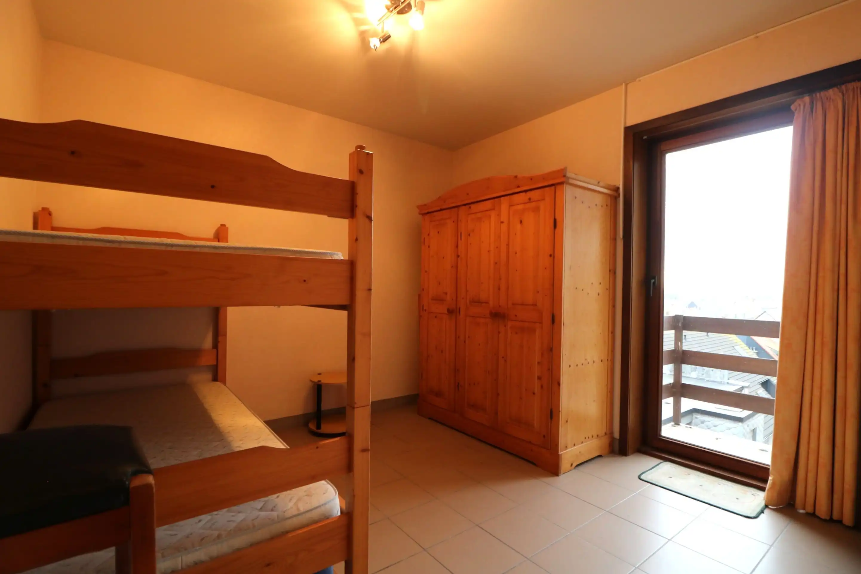 Goed onderhouden 2-slaapkamerappartement aan de Jachthaven van Blankenberge.  foto 5