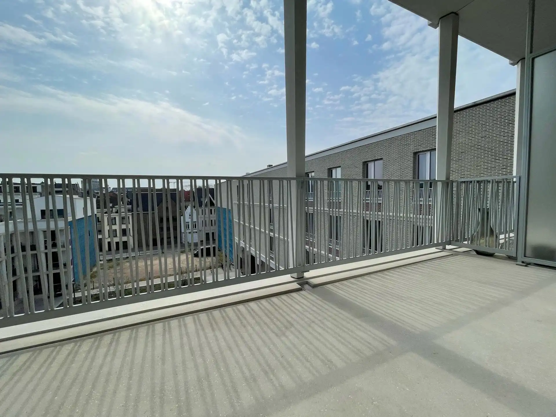 Recent appartement met ruim terras nabij het Eilandje foto 4