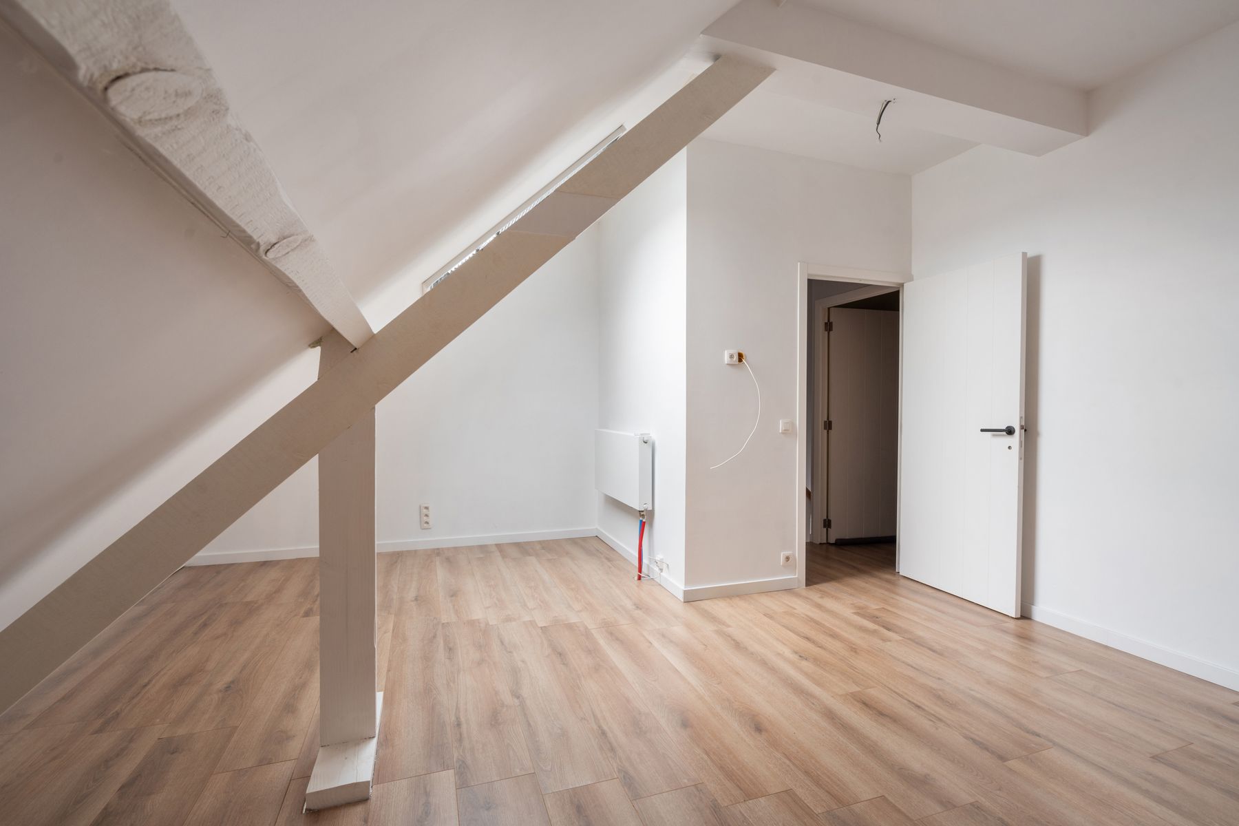 TE KOOP - totaal gerenoveerde woning met 4 slpks te Affligem foto 14