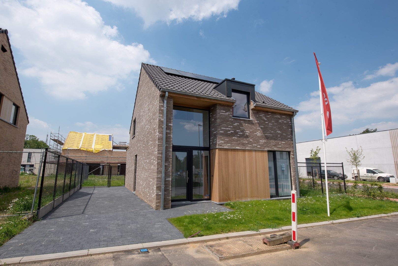 RivaHof is een mix van tien hedendaagse woningen met een plat of hellend dak.  foto 7