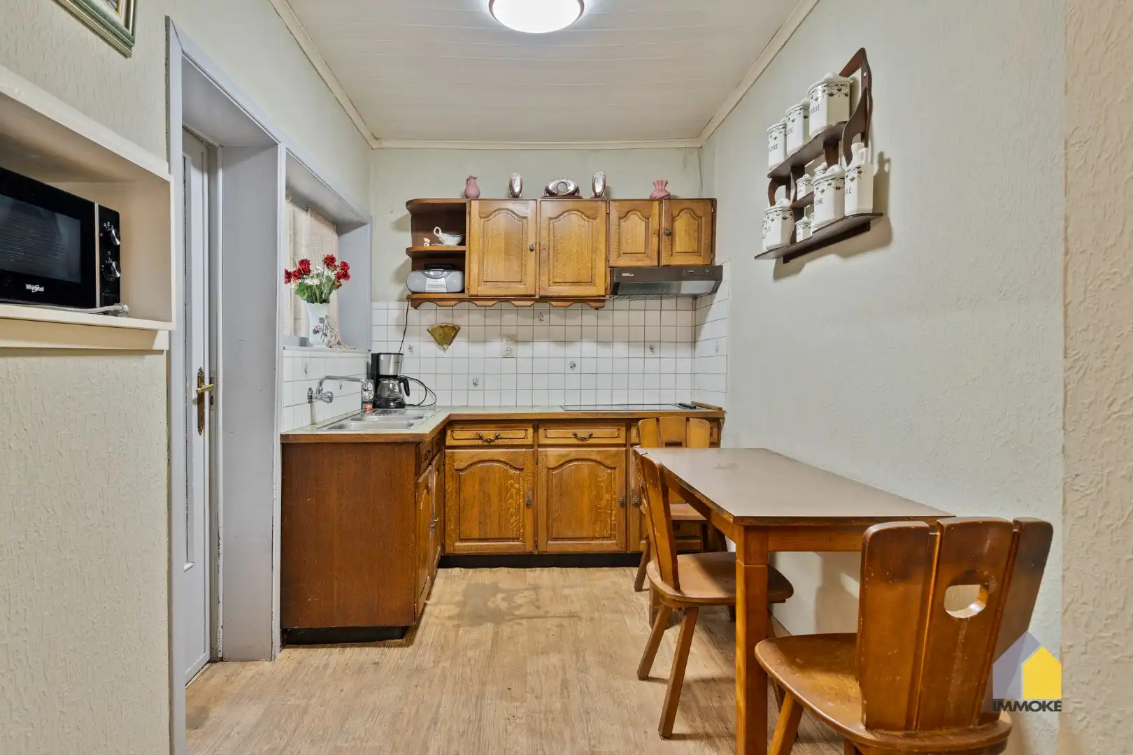 Te renoveren woning met 4 slpks, polyvalente ruimte en knusse tuin. foto 10